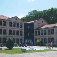 Uni